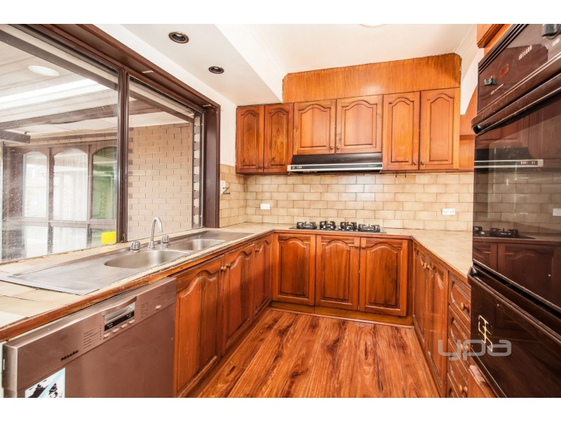 16 Clare Street, St Albans VIC 3021