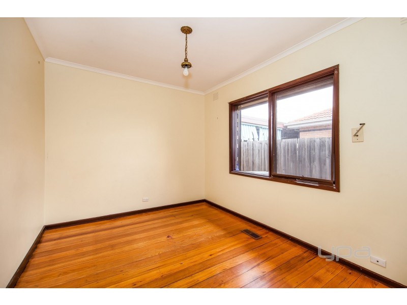 16 Clare Street, St Albans VIC 3021