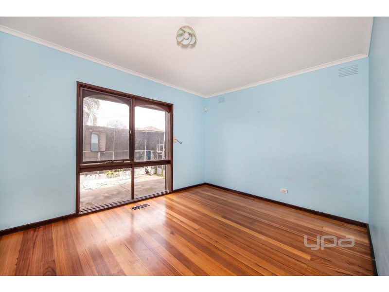 16 Clare Street, St Albans VIC 3021