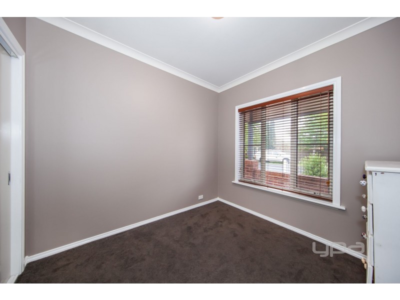 27 Cobaw Circuit, Caroline Springs VIC 3023