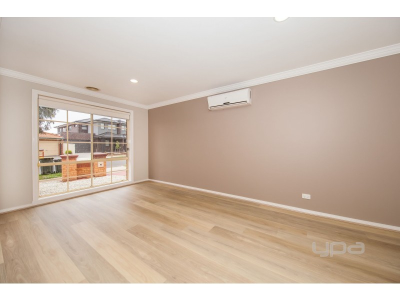 1/4 Carroll Street, Deer Park VIC 3023