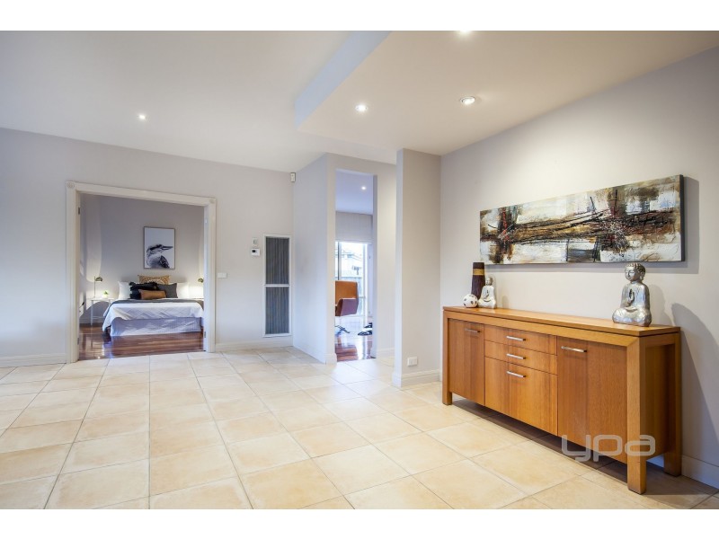 9 Fitzgerald Court, Taylors Lakes VIC 3038