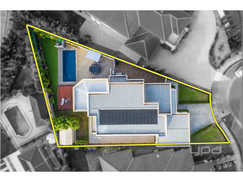 9 Fitzgerald Court, Taylors Lakes VIC 3038