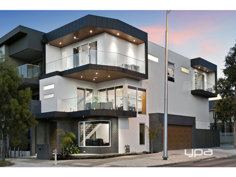 1/156 The Esplanade, Caroline Springs VIC 3023