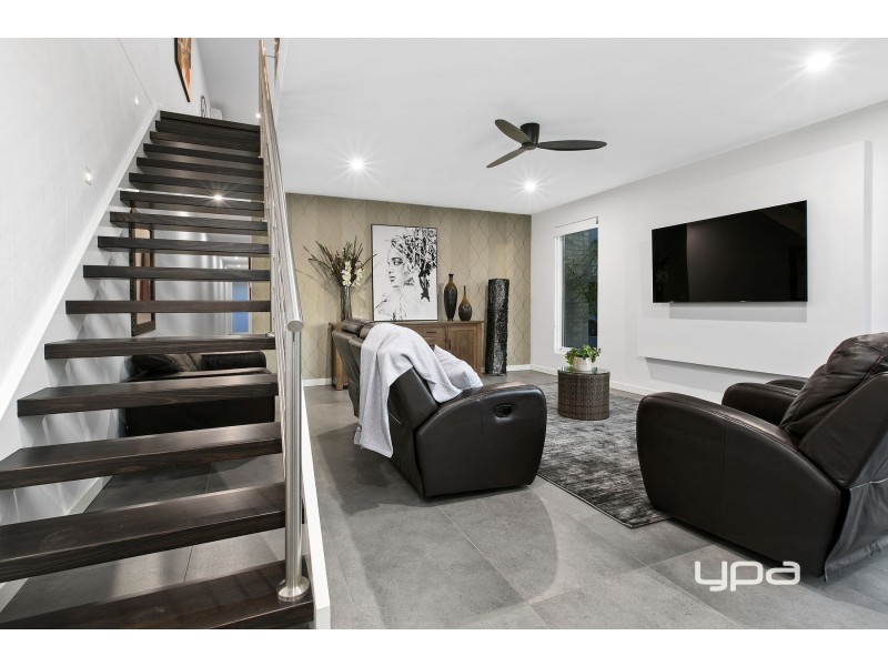 1/156 The Esplanade, Caroline Springs VIC 3023