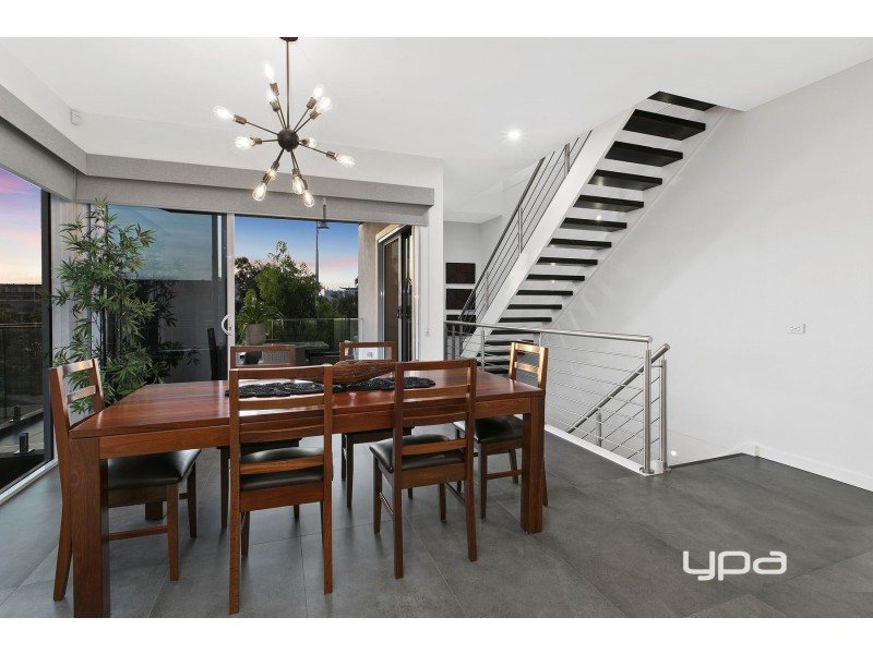 1/156 The Esplanade, Caroline Springs VIC 3023