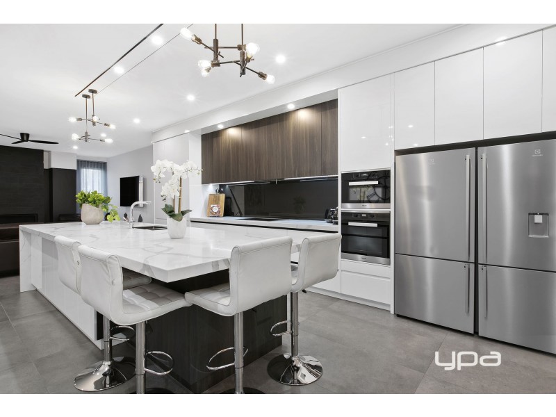 1/156 The Esplanade, Caroline Springs VIC 3023