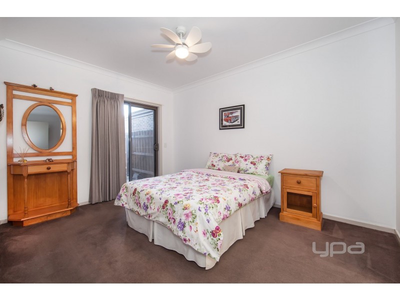 5/2 Elizabeth Street, Rockbank VIC 3335