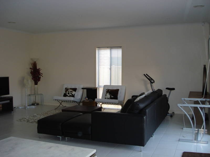 10 Holland Way, Caroline Springs VIC 3023