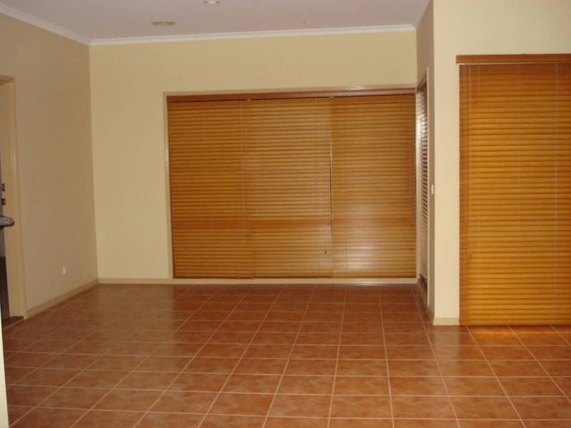 40 Domain Way, Taylors Hill VIC 3037