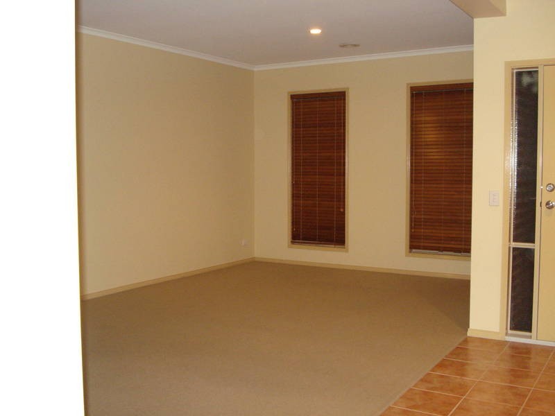 40 Domain Way, Taylors Hill VIC 3037