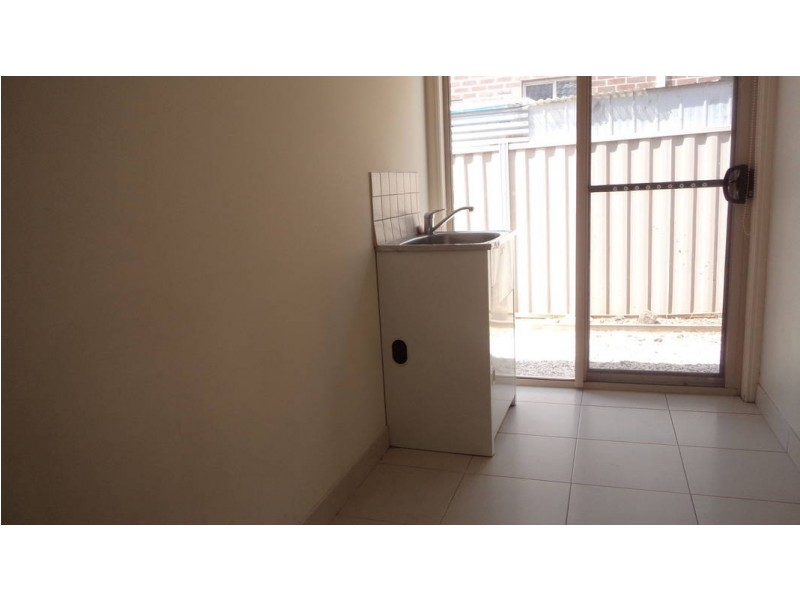 5 Weigall Close, Caroline Springs VIC 3023