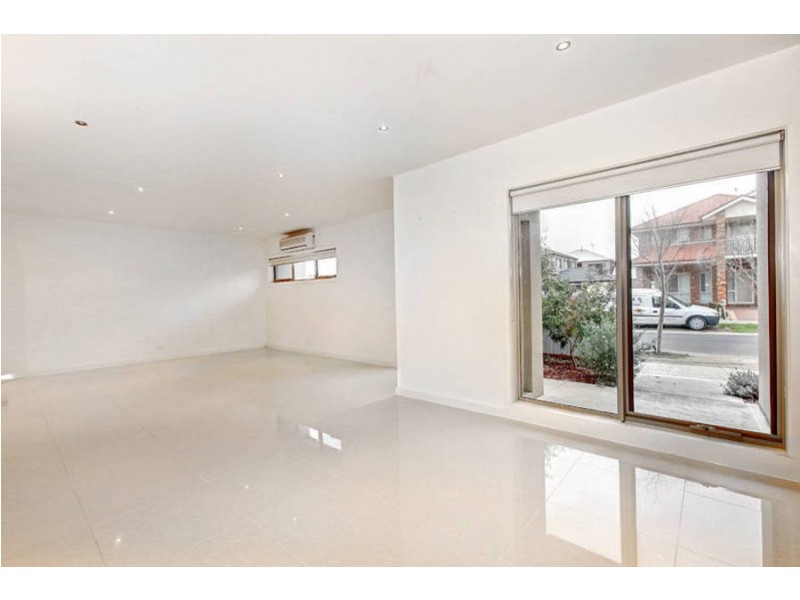 4 Cranwell Square, Caroline Springs VIC 3023