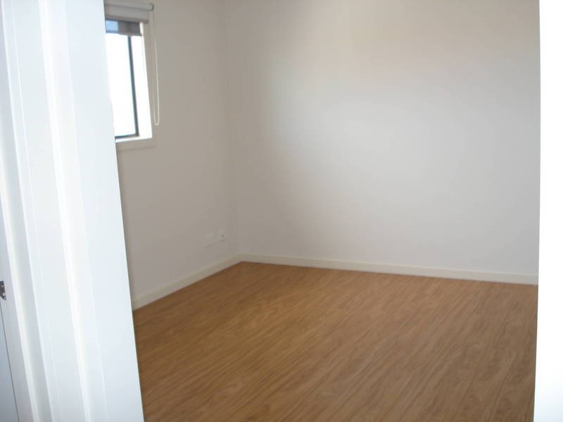 8 Anderson Road, Sunshine VIC 3020