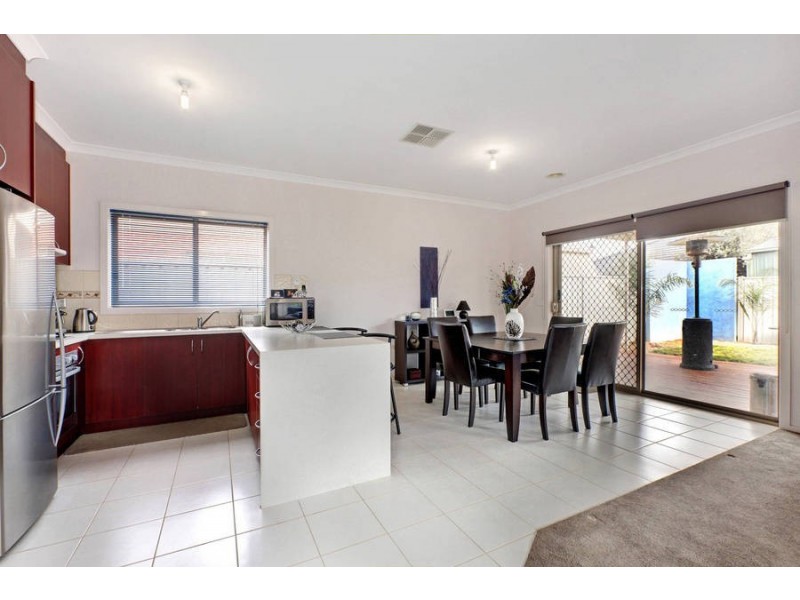 13 Calthorpe Green, Caroline Springs VIC 3023