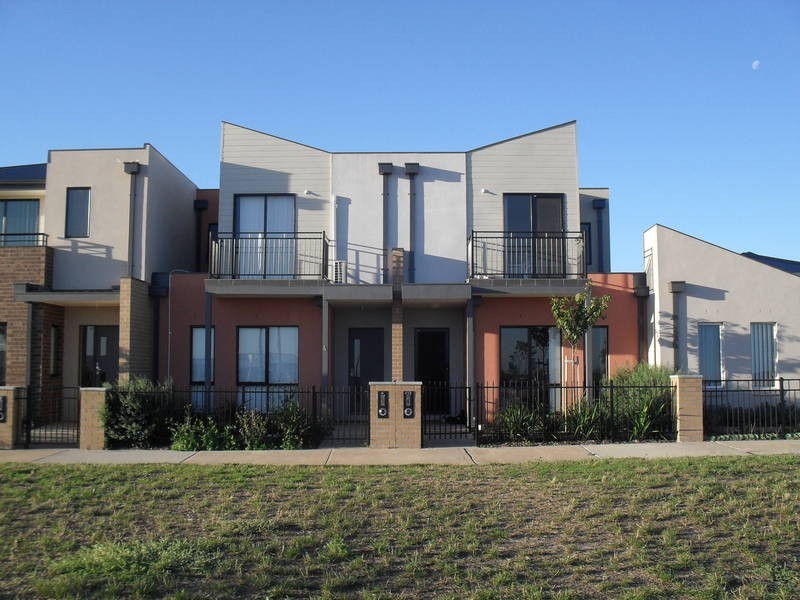 419 Hume Drive, Caroline Springs VIC 3023