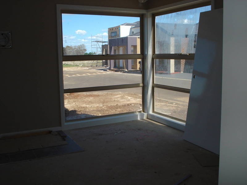 15/30 McCubbin Way, Caroline Springs VIC 3023