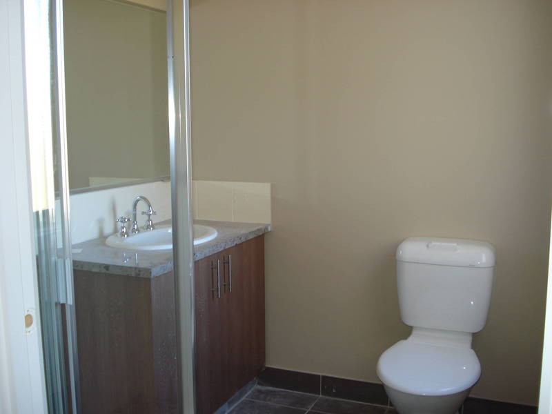 15/30 McCubbin Way, Caroline Springs VIC 3023