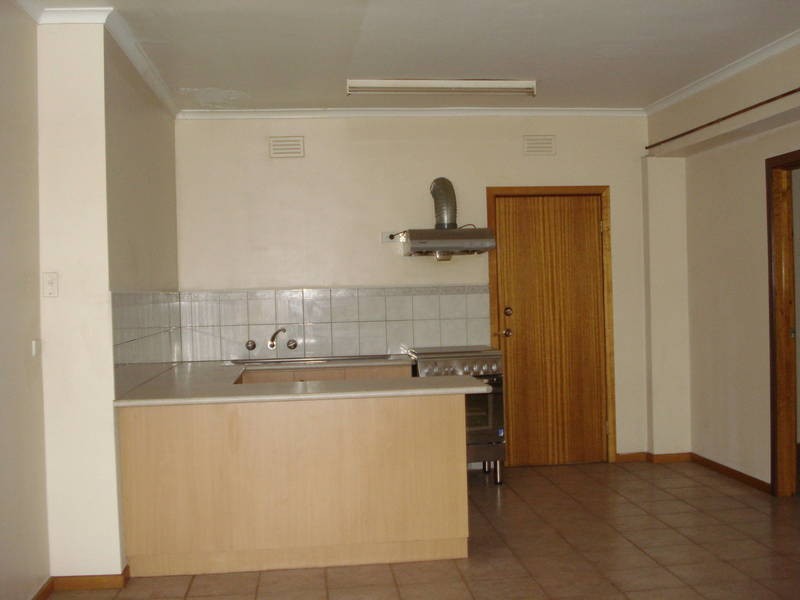 2/1 Tinto Place, Deer Park VIC 3023