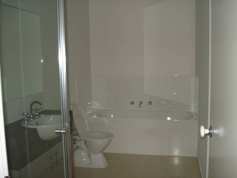 22/40 McCubbin Way, Caroline Springs VIC 3023