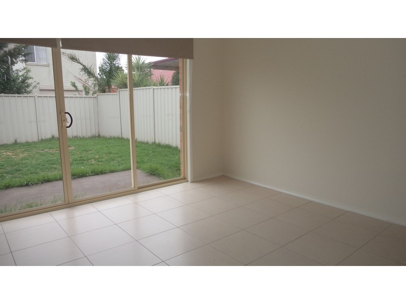 15 Willandra Loop, Caroline Springs VIC 3023