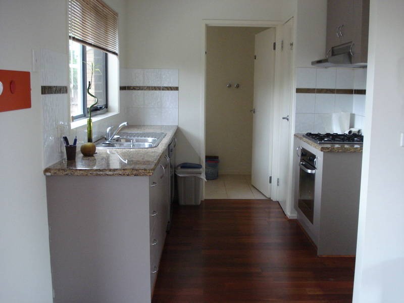 7/8 Sherdley Green, Caroline Springs VIC 3023