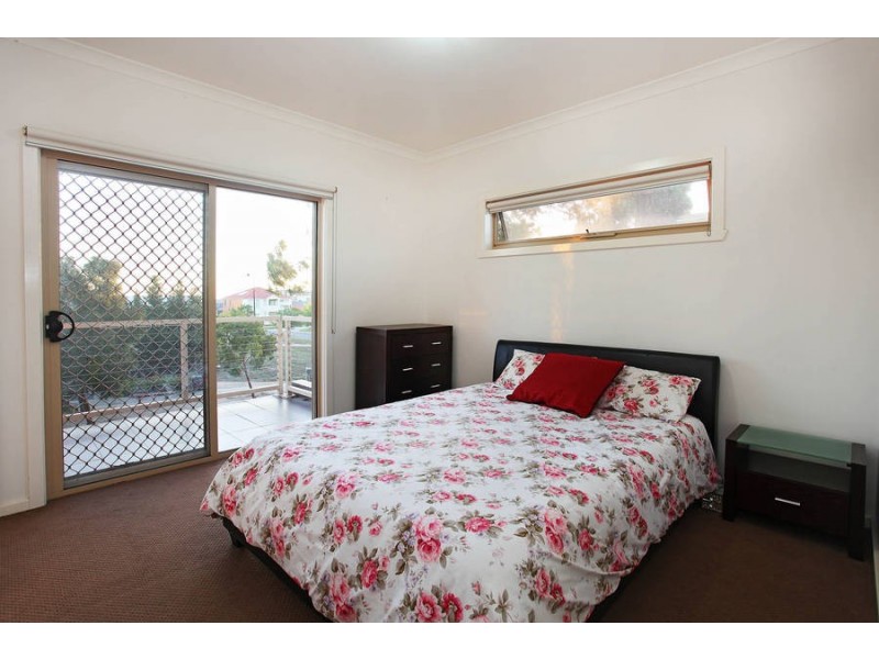 5/30 Cranwell Square, Caroline Springs VIC 3023
