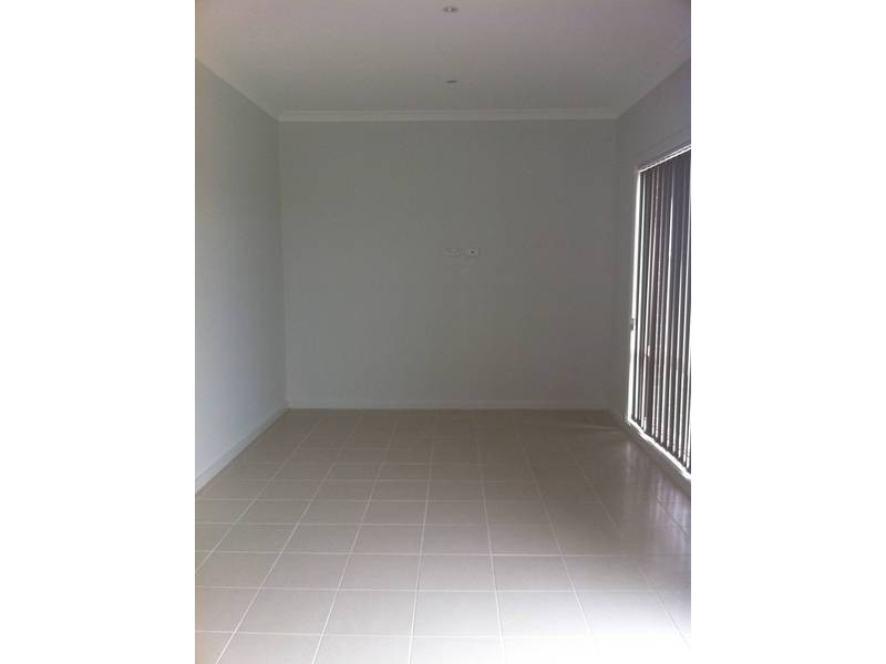 5/40 McCubbin Way, Caroline Springs VIC 3023