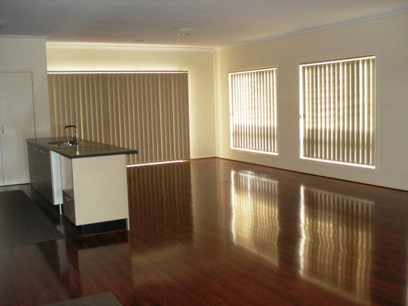 16 Heathcote Retreat, Caroline Springs VIC 3023