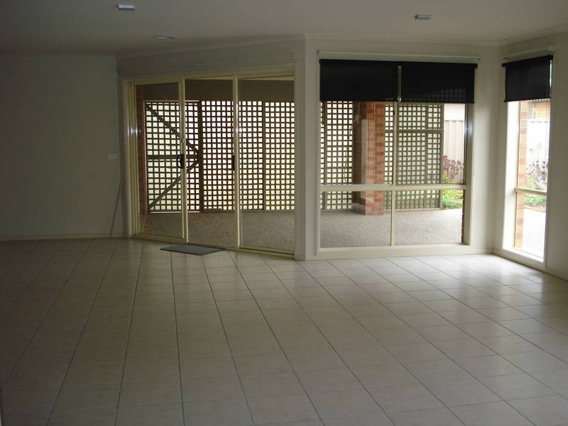 1 Barringo Way, Caroline Springs VIC 3023