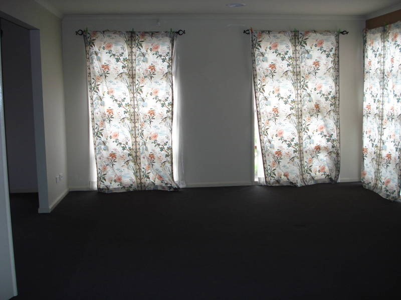 1 Barringo Way, Caroline Springs VIC 3023