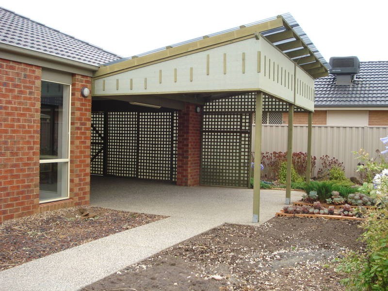 1 Barringo Way, Caroline Springs VIC 3023