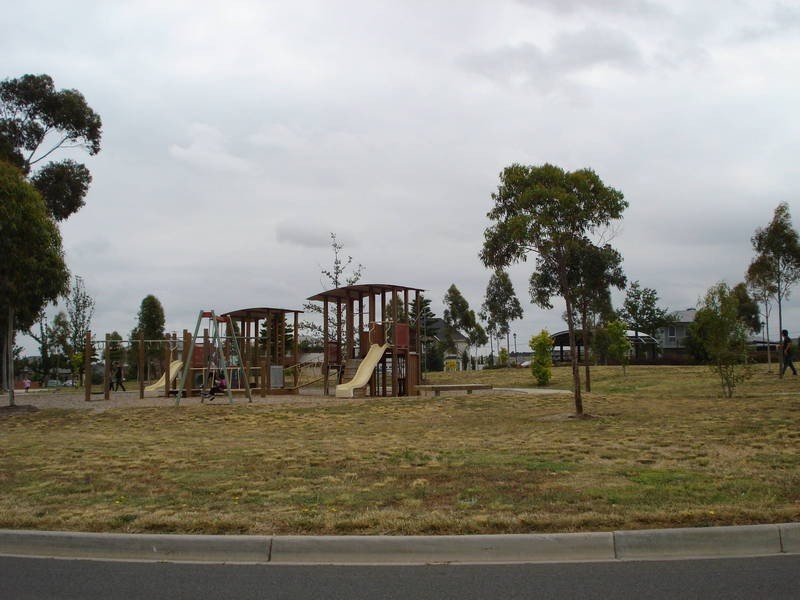 1 Barringo Way, Caroline Springs VIC 3023