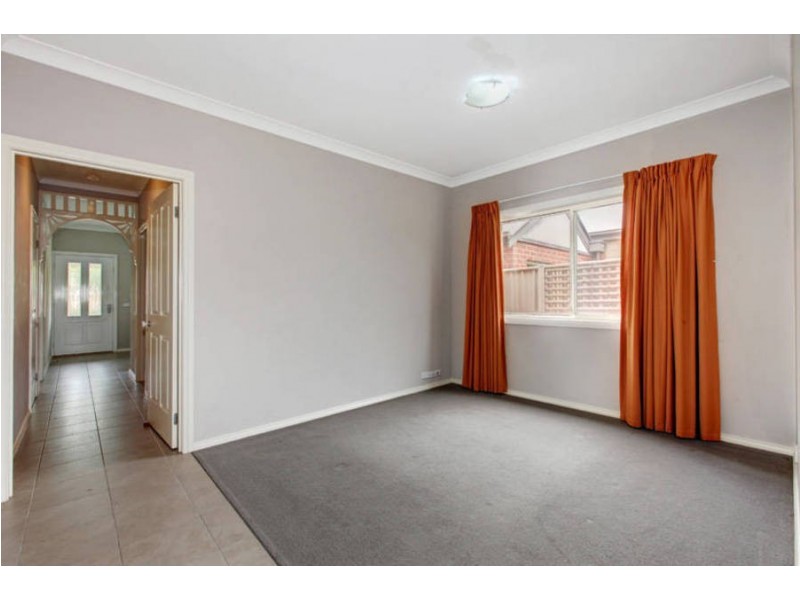 25 Cobaw Cct, Caroline Springs VIC 3023