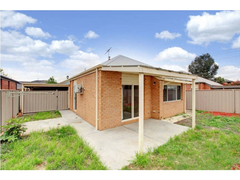 25 Cobaw Cct, Caroline Springs VIC 3023