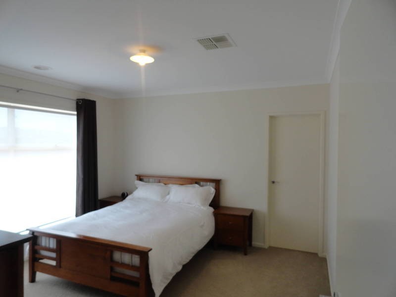 31 Pembroke Cres, Derrimut VIC 3030