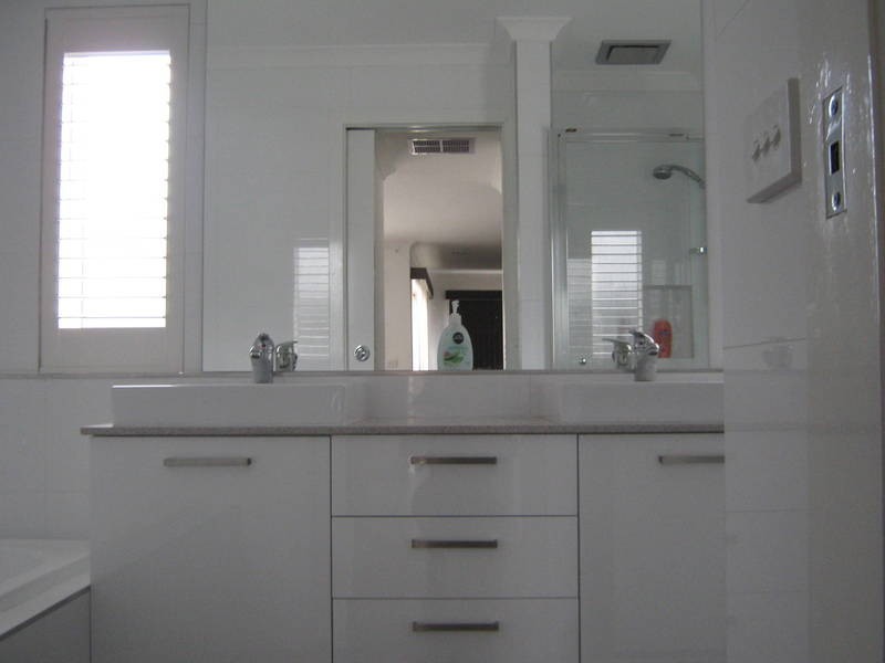 2  Lancley Green, Caroline Springs VIC 3023