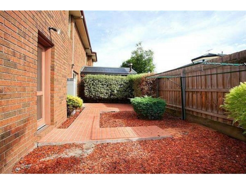 33 Wattletree Drive, Taylors Hill VIC 3037