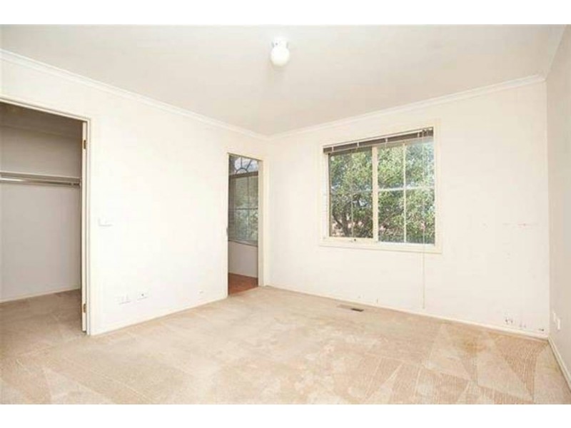 33 Wattletree Drive, Taylors Hill VIC 3037