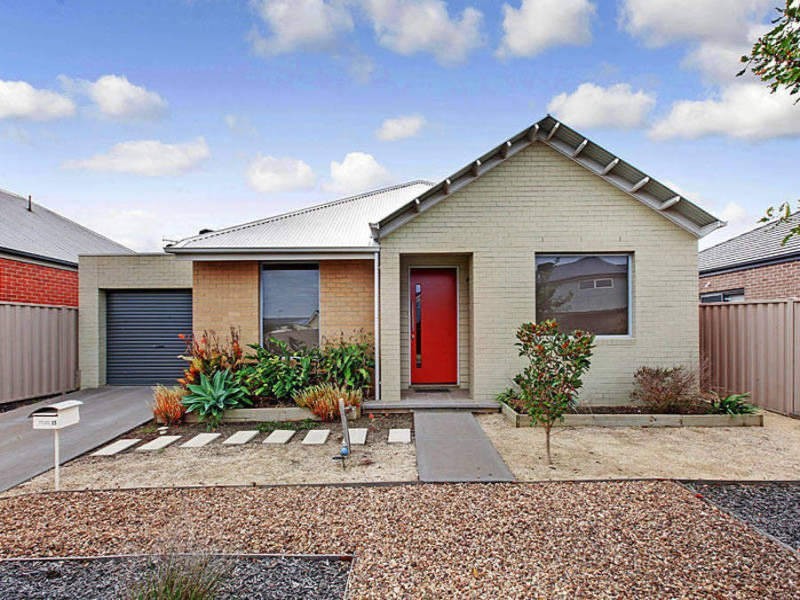 15 Cullen Terrace, Caroline Springs VIC 3023