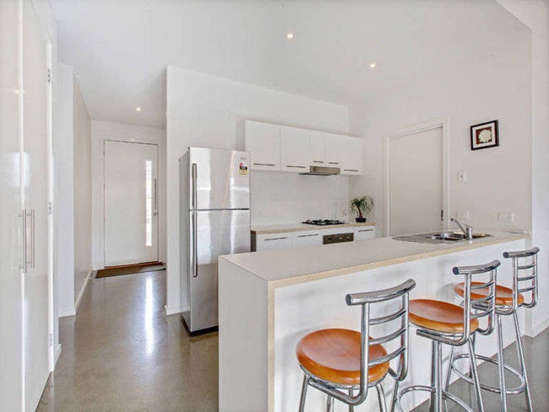 15 Cullen Terrace, Caroline Springs VIC 3023
