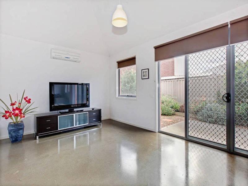 15 Cullen Terrace, Caroline Springs VIC 3023