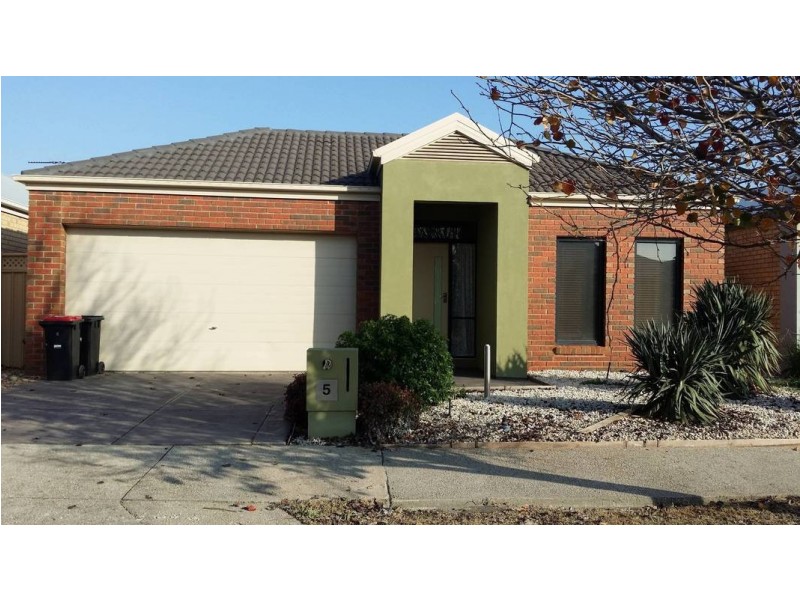 5 Kings Domain, Caroline Springs VIC 3023