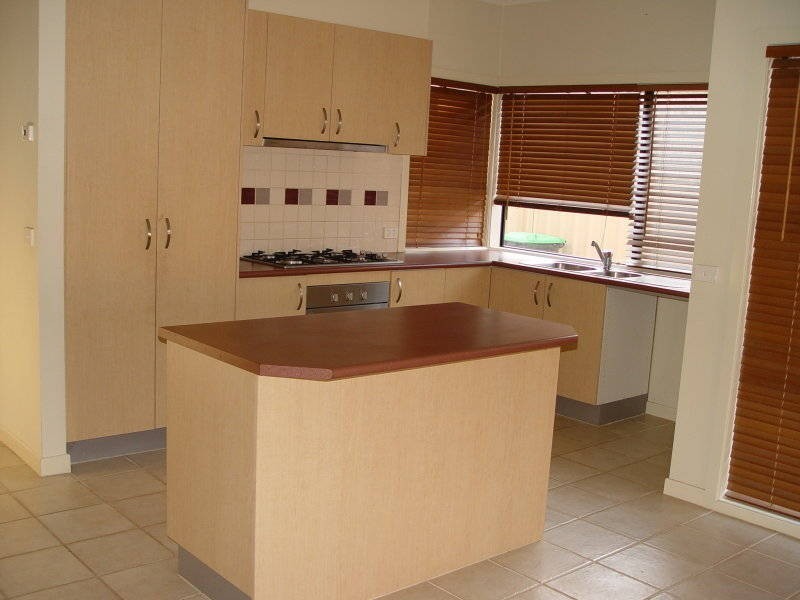 5 Kings Domain, Caroline Springs VIC 3023