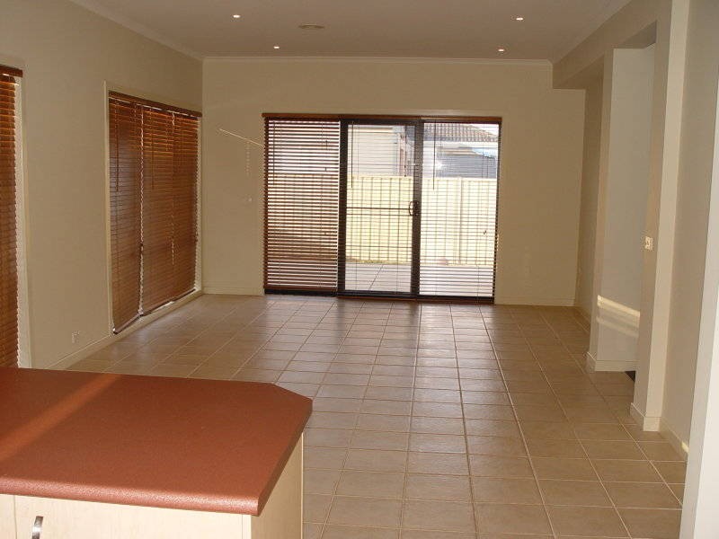 5 Kings Domain, Caroline Springs VIC 3023