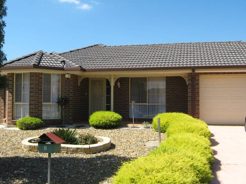 2  Squires Cct, Caroline Springs VIC 3023