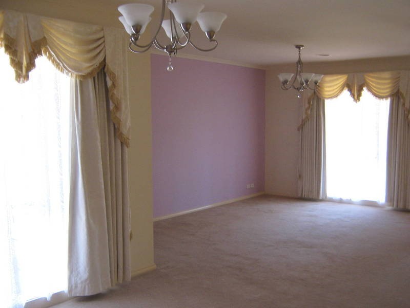 2  Squires Cct, Caroline Springs VIC 3023