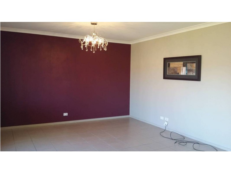 8 Omarama Way, Taylors Hill VIC 3037