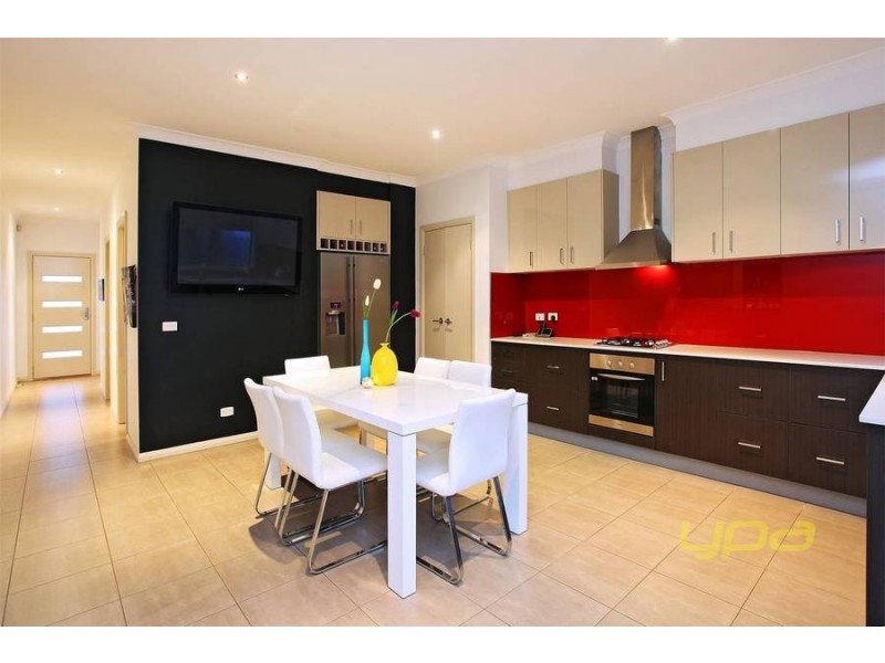 5 Meyers Lane, Caroline Springs VIC 3023