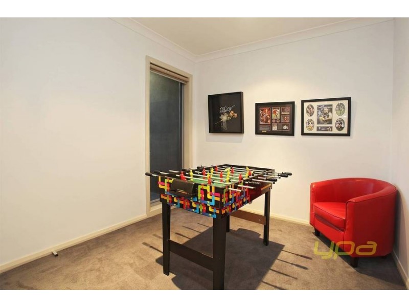 5 Meyers Lane, Caroline Springs VIC 3023